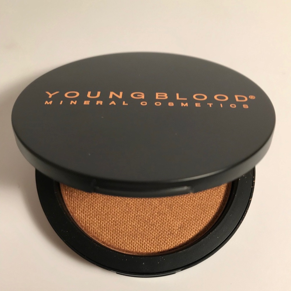 Youngblood Lights Right Reflecting Highlighter